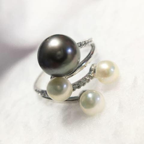 Gray and white Freshwater Pearl Ring