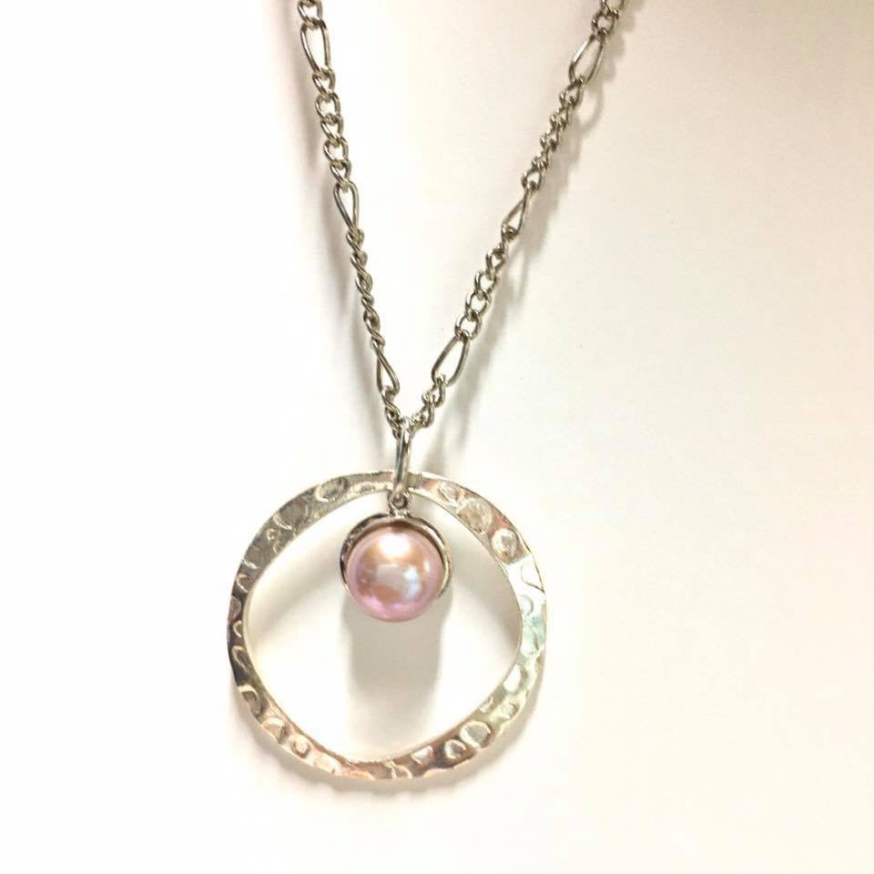 Pink Freshwater Pearl circle necklace